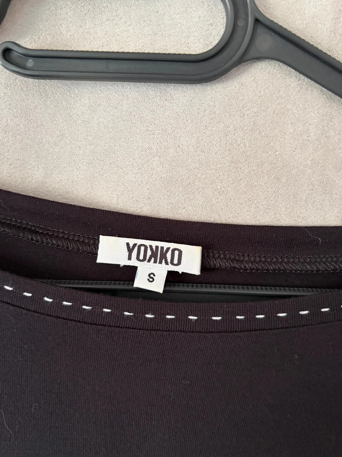 Camiseta negra de manga 3/4 – photo 2